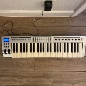 M-AUDIO EVOLUTION MK-449C MIDI Controller
